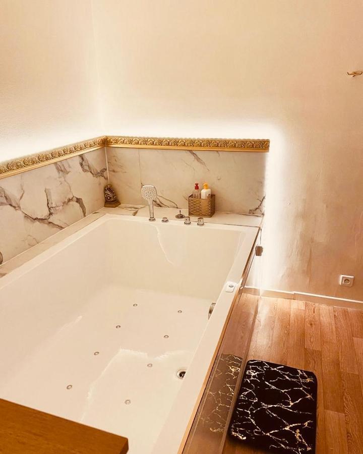 Jacuzzi Love Room Paris Dış mekan fotoğraf