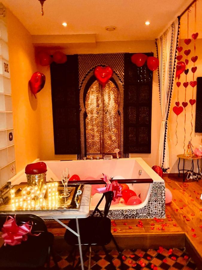 Jacuzzi Love Room Paris Dış mekan fotoğraf