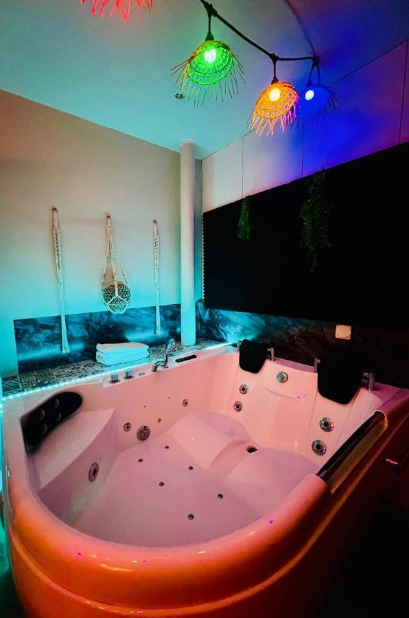 Jacuzzi Love Room Paris Dış mekan fotoğraf